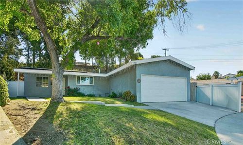 27706 Haxton Dr, Canyon Country, CA, 91351-2813 | Card Image