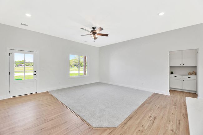 1208 Stutzman St, House other with 2 bedrooms, 2 bathrooms and null parking in Halstead KS | Image 5