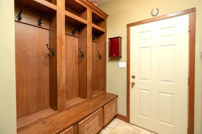 16-web-or-mls-16-Mudroom-revised.jpg | Image 27
