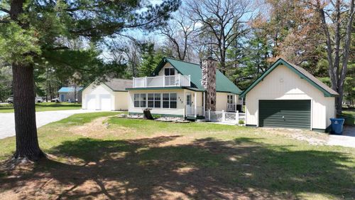 117 Vienna Ct, Houghton Lake, MI, 48629-9389 | Card Image