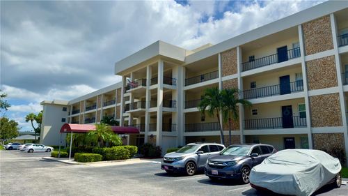 306-7461 W Country Club Dr N, SARASOTA, FL, 34243-4515 | Card Image