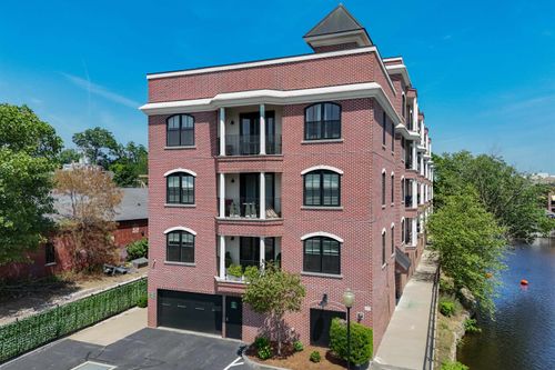 apt-201-52 Main St, Nashua, NH, 03064-2700 | Card Image