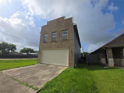 146 Disney St, Arcola, TX, 77583-2782 | Card Image
