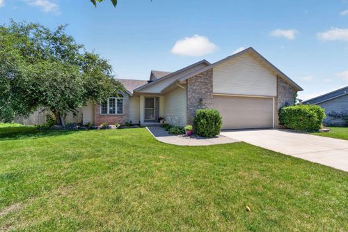 613 Greenfield Drive, Deforest, WI, 53532 | Card Image