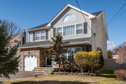 1590 Richard Ave, N Merrick, NY, 11566-2314 | Card Image
