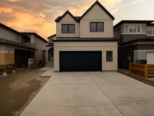 681 Devonia Rd W, Lethbridge, AB, T1J5W3 | Card Image