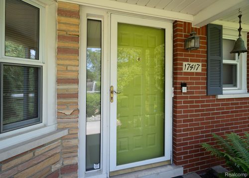 17417 Wiltshire Blvd, Lathrup Village, MI, 48076-2884 | Card Image