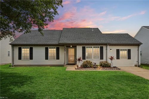 2004 Silver Lake Dr, Virginia Beach, VA, 23464-8941 | Card Image