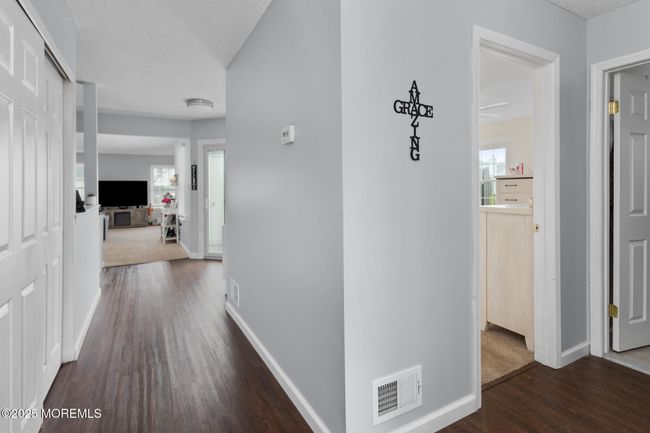 27 Schooners Sq, Condo with 2 bedrooms, 1 bathrooms and null parking in Freehold NJ | Image 6