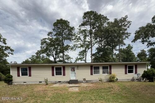 2030 Catherine Lake Rd, Richlands, NC, 28574-7178 | Card Image