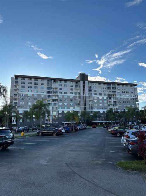 apt-314-3850 Washington St, Hollywood, FL, 33021-7354 | Card Image