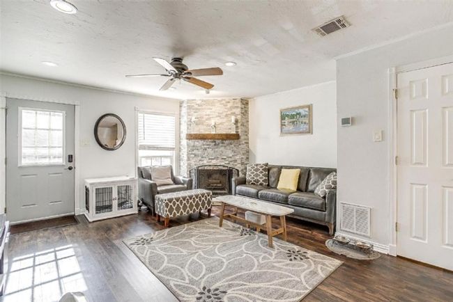 32 Abbey Rd, Condo with 2 bedrooms, 2 bathrooms and null parking in Euless TX | Image 4