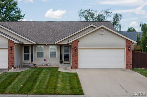10926 Kentfield Dr, Lebanon, IL, 62254-2333 | Card Image