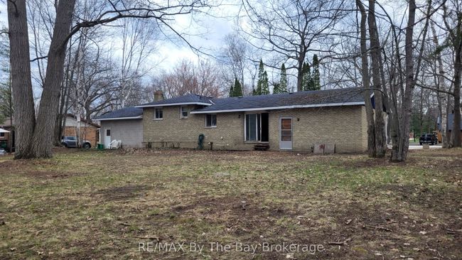 86 White Birch Way, House other with 3 bedrooms, 2 bathrooms and 7 parking in Wasaga Beach ON | Image 5