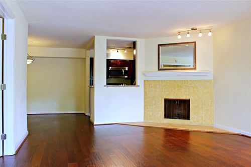 515-4635 Wild Indigo St, Houston, TX, 77027-7042 | Card Image