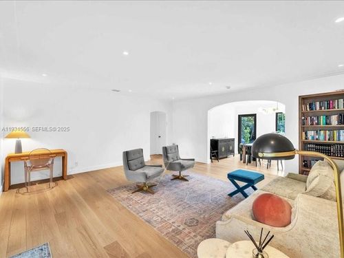 920 W 47th Ct, Miami Beach, FL, 33140-2907 | Card Image