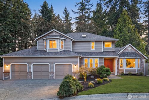 904 187th Pl Sw, Lynnwood, WA, 98036-4985 | Card Image