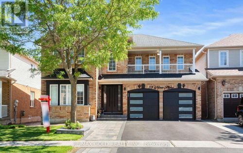 33 Nina Pl, Brampton, ON, L7A2E1 | Card Image