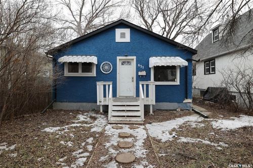 631 Wascana St, Regina, SK, S4T4H4 | Card Image