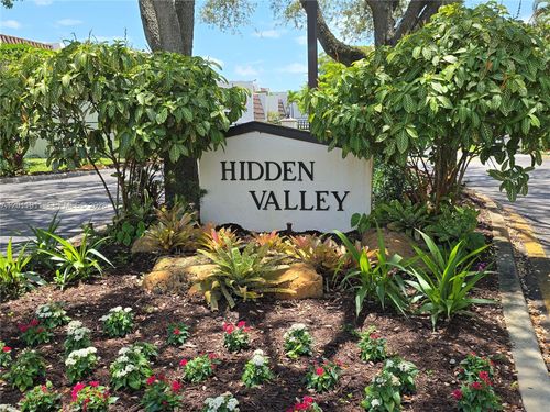 10j-8855 Sw 62nd Ter, Miami, FL, 33173-1615 | Card Image