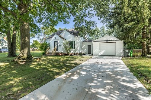 19207 Kings Hwy, Warrensville Heights, OH, 44122-6709 | Card Image