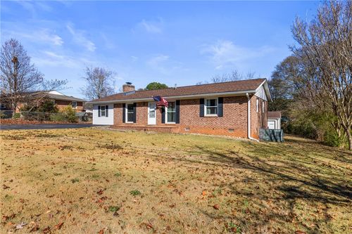 103 Woodleigh Dr, Taylors, SC, 29687-3660 | Card Image