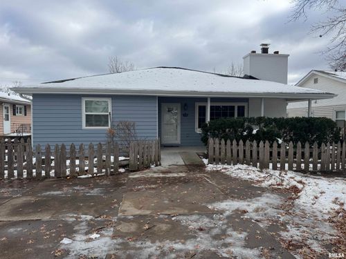 3319 Marquette St, Davenport, IA, 52806-5520 | Card Image