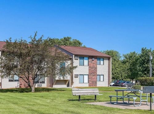 505 E 4th St, Huxley, IA, 50124-9323 | Card Image