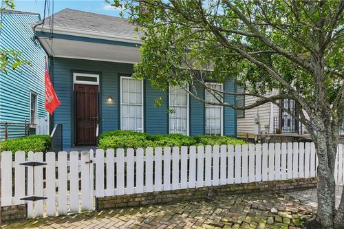 2366 68 Chippewa Street, New Orleans, LA, 70130 | Card Image