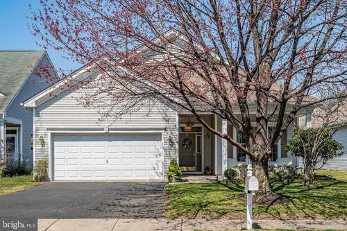 10 Goldenedge Way, Lakewood, NJ, 08701-7536 | Card Image