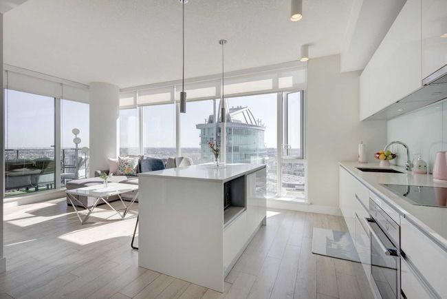 3304 - 1188 3 St Se, Condo with 2 bedrooms, 2 bathrooms and 2 parking in Calgary AB | Image 13