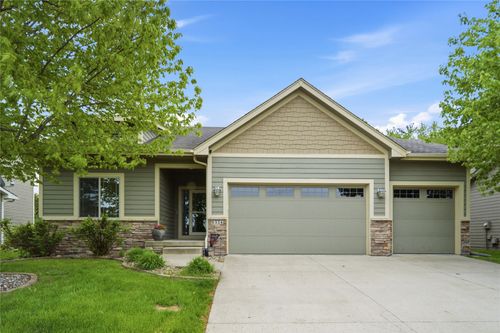 8326 Heritage Bend Rd, West Des Moines, IA, 50266-8512 | Card Image