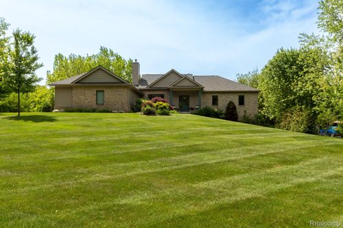 5502 E Alyssa Court Court, White Lake Charter Township, MI, 48383 | Card Image