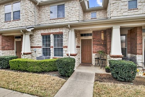 2727 Denali Park Dr, Grand Prairie, TX, 75050-1310 | Card Image