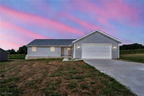10952 Madlyn St Ne, Bolivar, OH, 44612-8219 | Card Image