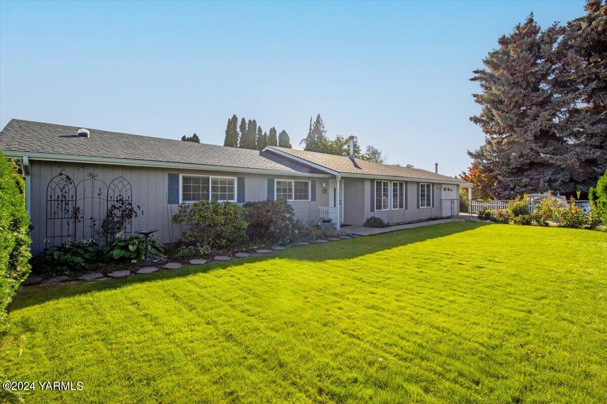 Maddox St, Naches, WA 98937