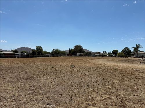 11048 Cactus Ave, Bloomington, CA, 92316-3204 | Card Image