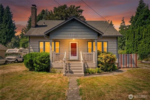 1302 E Victor St, Bellingham, WA, 98225-1636 | Card Image