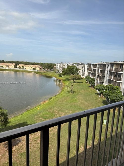 apt-507-8600 N Sherman Cir, Miramar, FL, 33025-2065 | Card Image