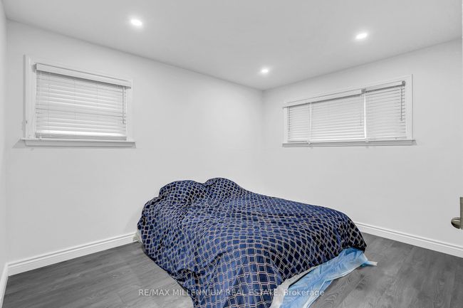 991 Parkview Ave, House other with 5 bedrooms, 2 bathrooms and 2 parking in Windsor ON | Image 10