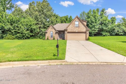 5732 Kingsman Dr, Horn Lake, MS, 38637-8504 | Card Image