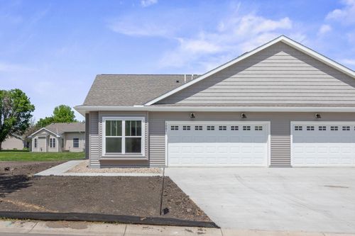 1021 Golf Course Road Nw, Hutchinson, MN, 55350 | Card Image