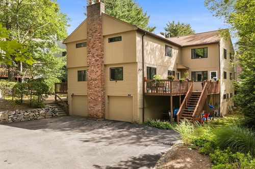 72-72 E Bluff Rd, Ashland, MA, 01721-2352 | Card Image