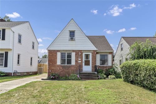 4719 Pershing Ave, Parma, OH, 44134-2321 | Card Image