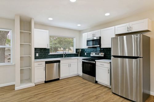 904 Bryan Dr, Bedford, TX, 76022-7507 | Card Image