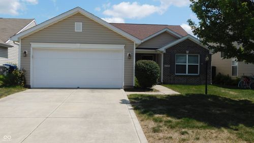 12705 Old Pond Rd, Noblesville, IN, 46060-4945 | Card Image