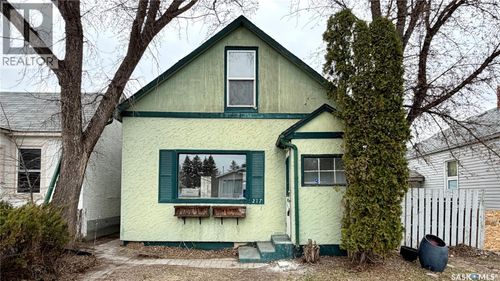 217 Av L N, Saskatoon, SK, S7L2P3 | Card Image