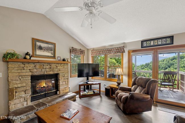 860 Heiden Dr, House other with 2 bedrooms, 2 bathrooms and null parking in Gatlinburg TN | Image 15