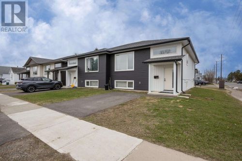 401 Empire Ave, Thunder Bay, ON, P7E4S3 | Card Image