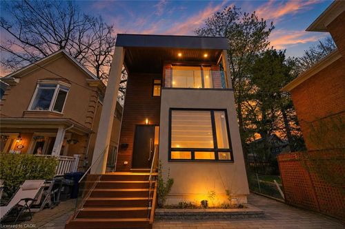 75 Kenilworth Ave, Toronto, ON, M4L3S4 | Card Image